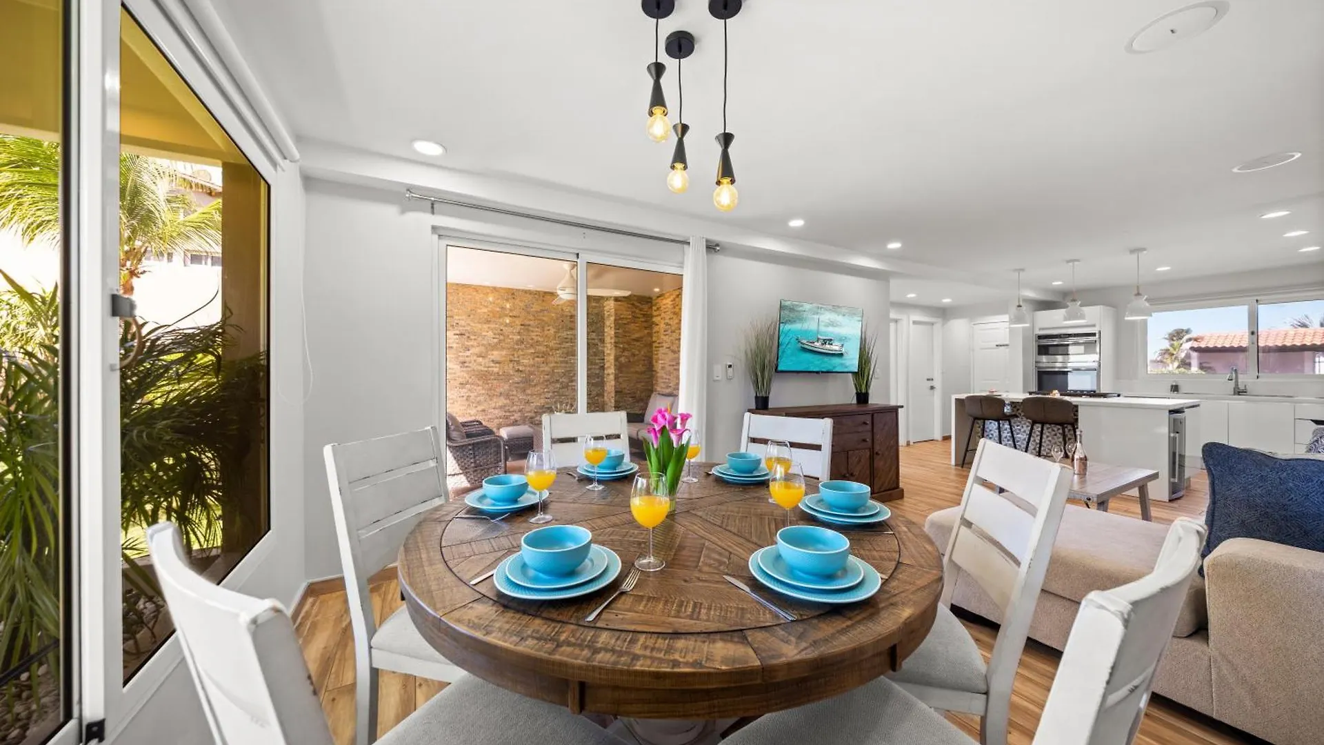 2 Min Walk To Eagle Beach W Pool, Gym & Spa Holiday home