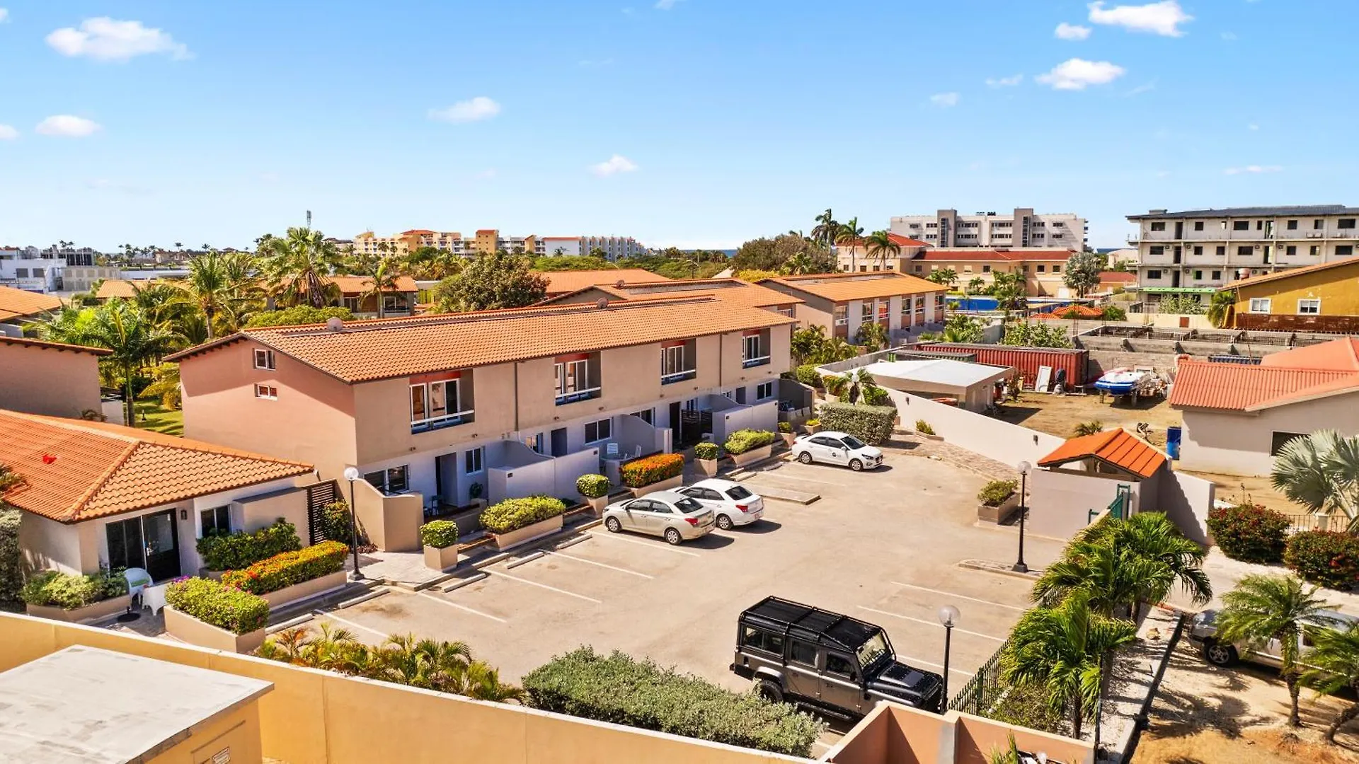 2 Min Walk To Eagle Beach W Pool, Gym & Spa 0*, Palm Beach Aruba