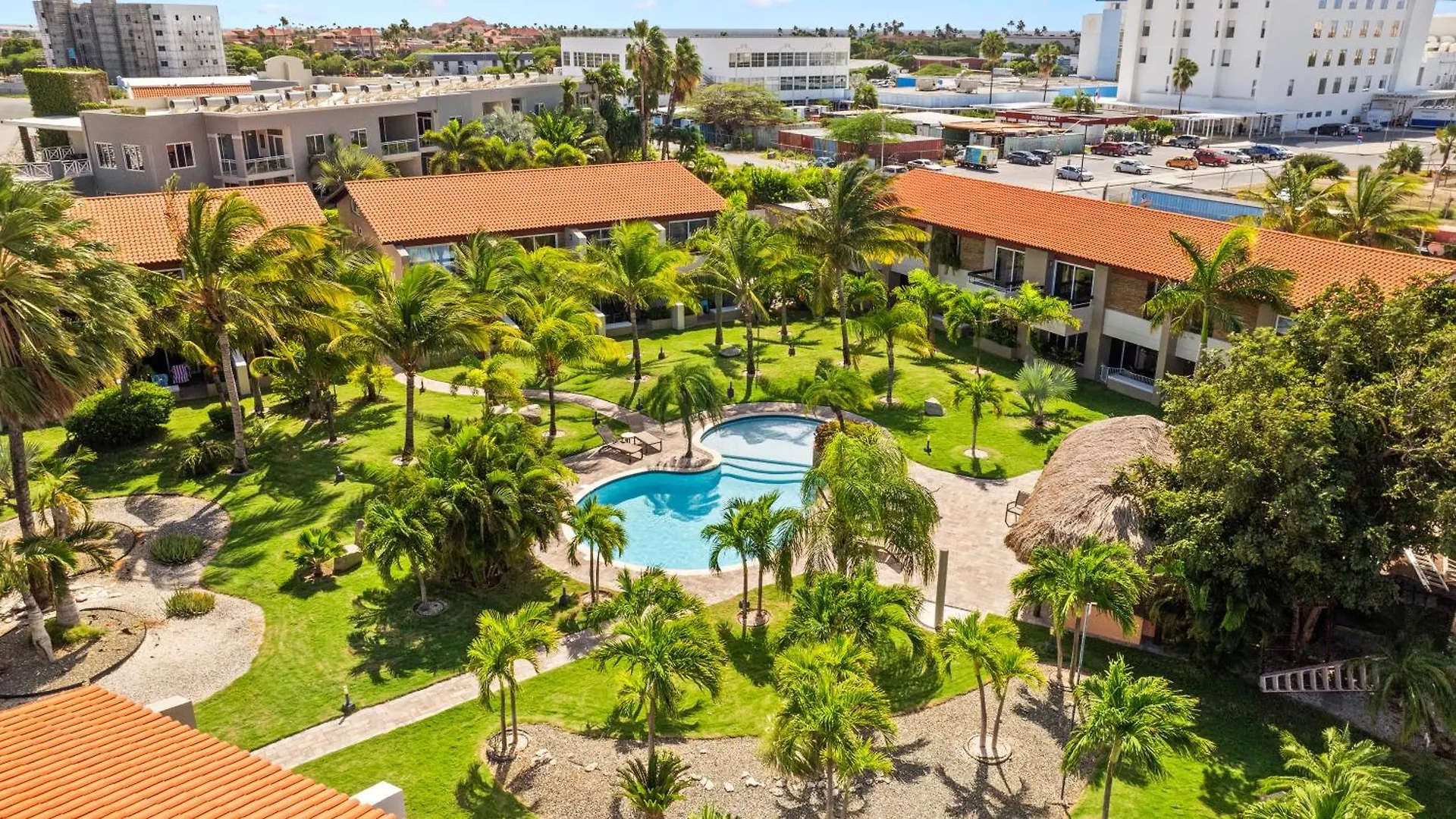 Holiday home 2 Min Walk To Eagle Beach W Pool, Gym & Spa
