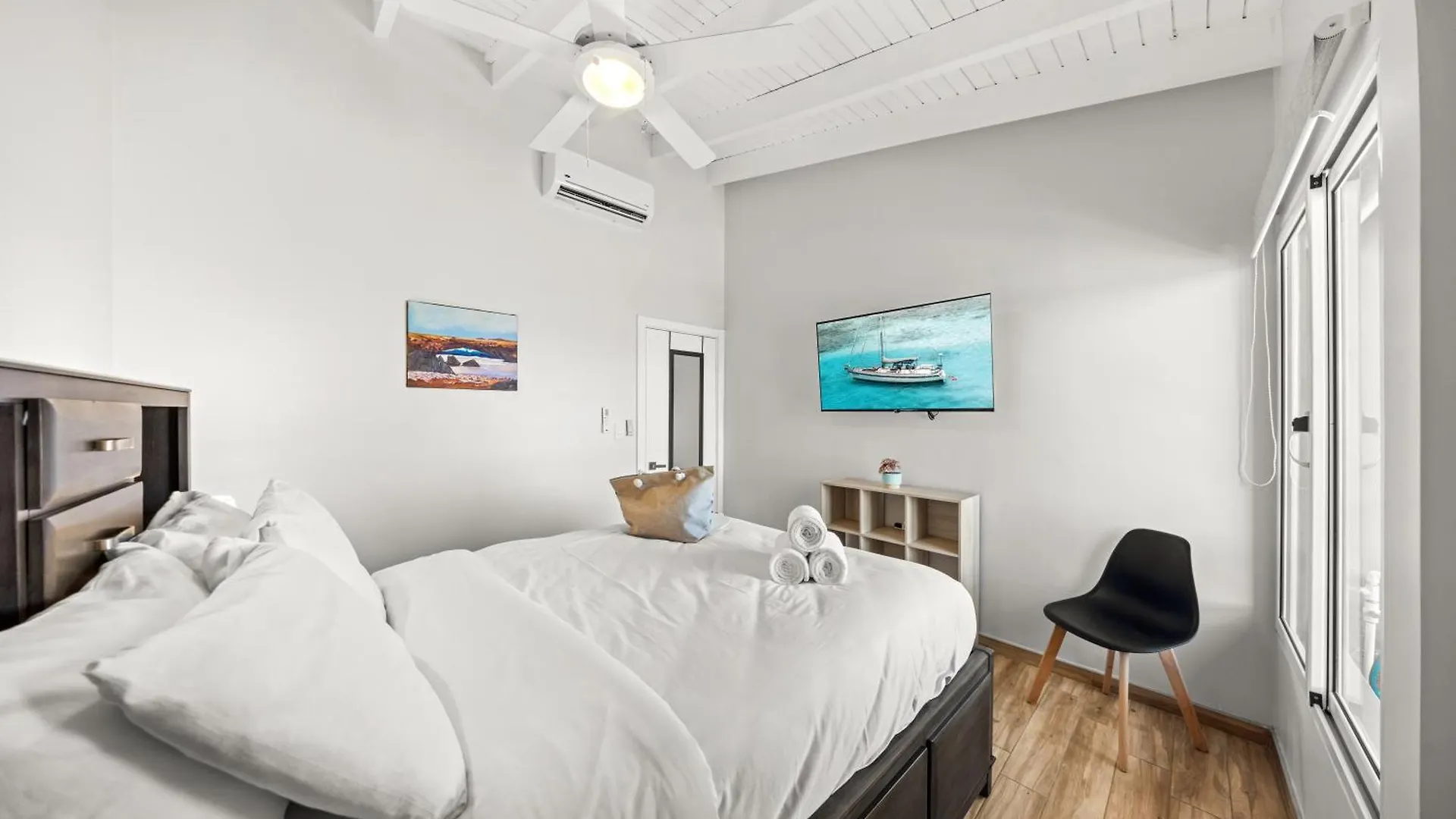 2 Min Walk To Eagle Beach W Pool, Gym & Spa Holiday home Palm Beach