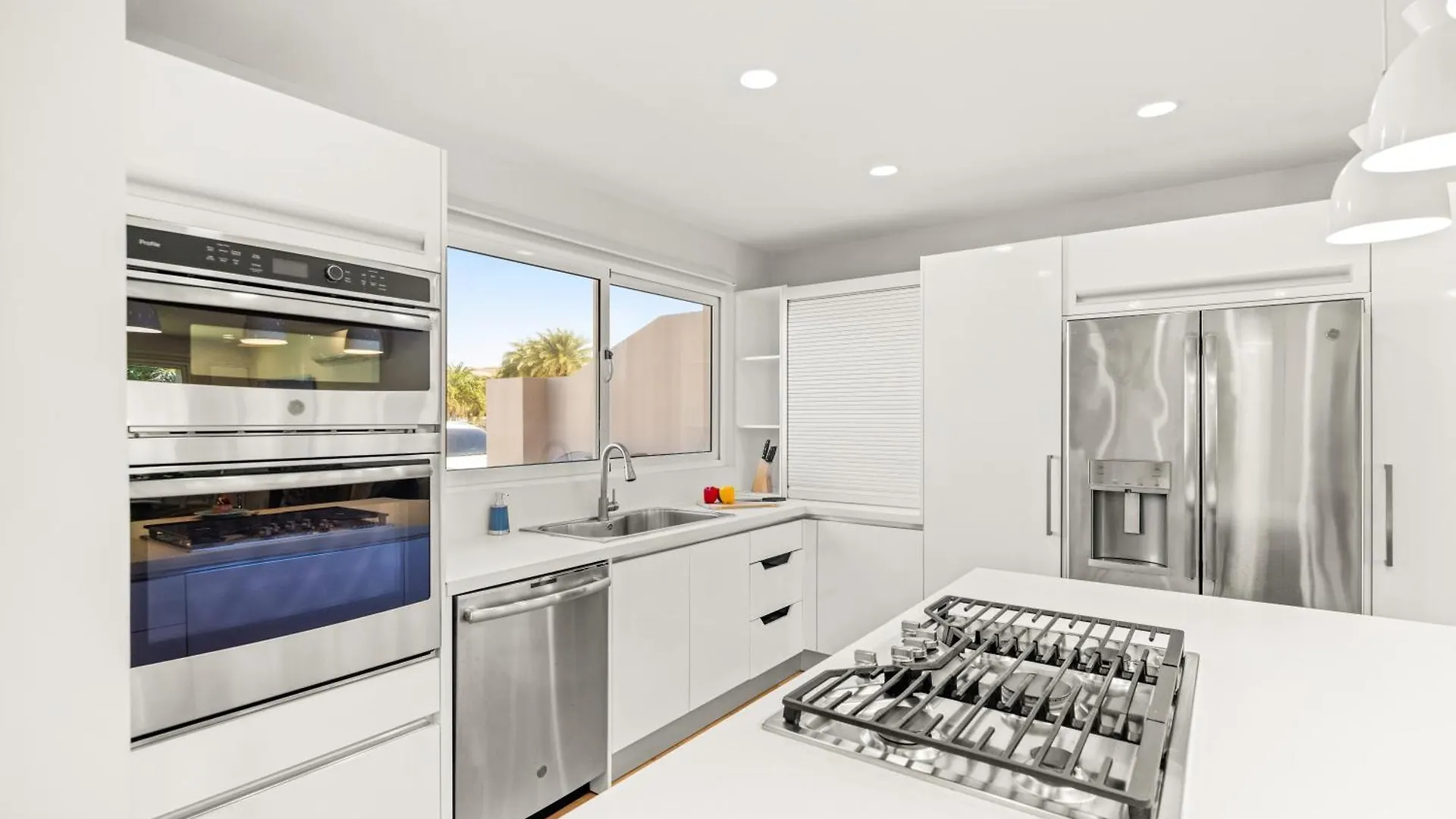 2 Min Walk To Eagle Beach W Pool, Gym & Spa Palm Beach Holiday home