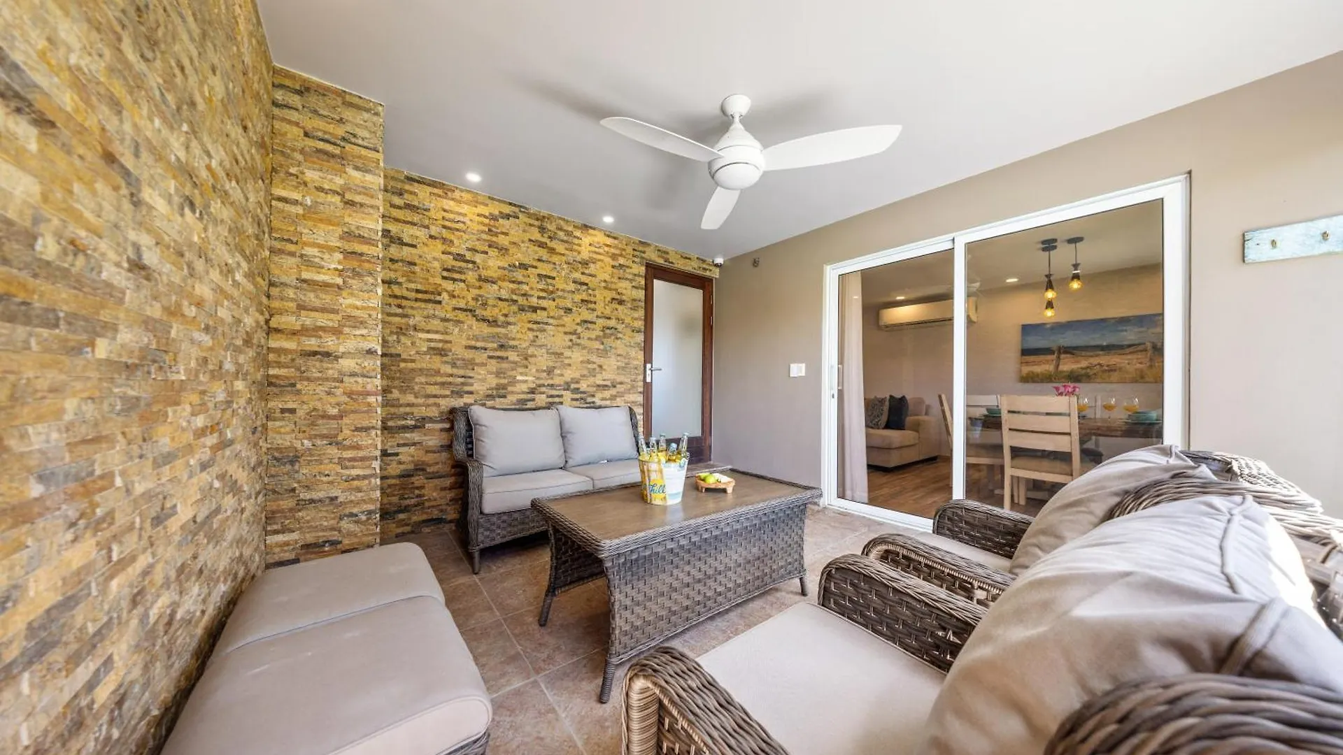 Holiday home 2 Min Walk To Eagle Beach W Pool, Gym & Spa Aruba