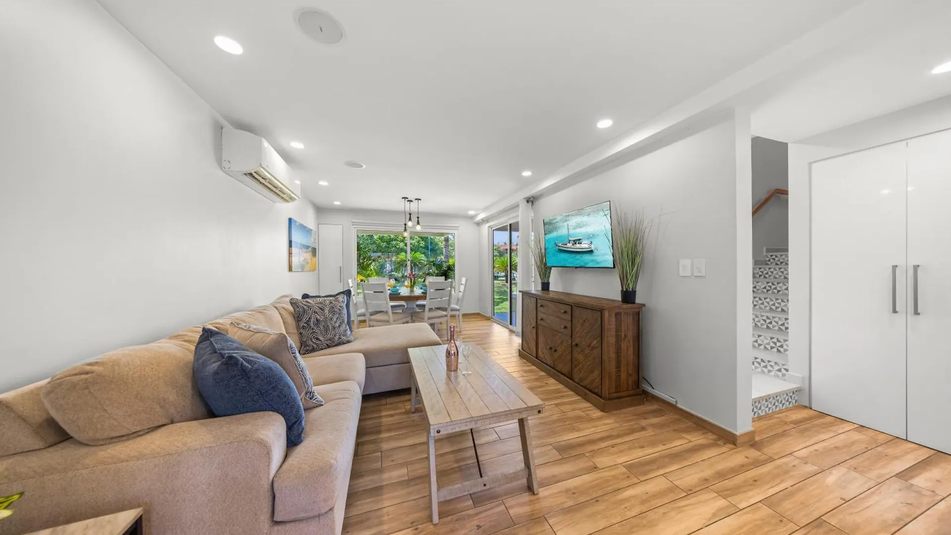 2 Min Walk To Eagle Beach W Pool, Gym & Spa Palm Beach Aruba