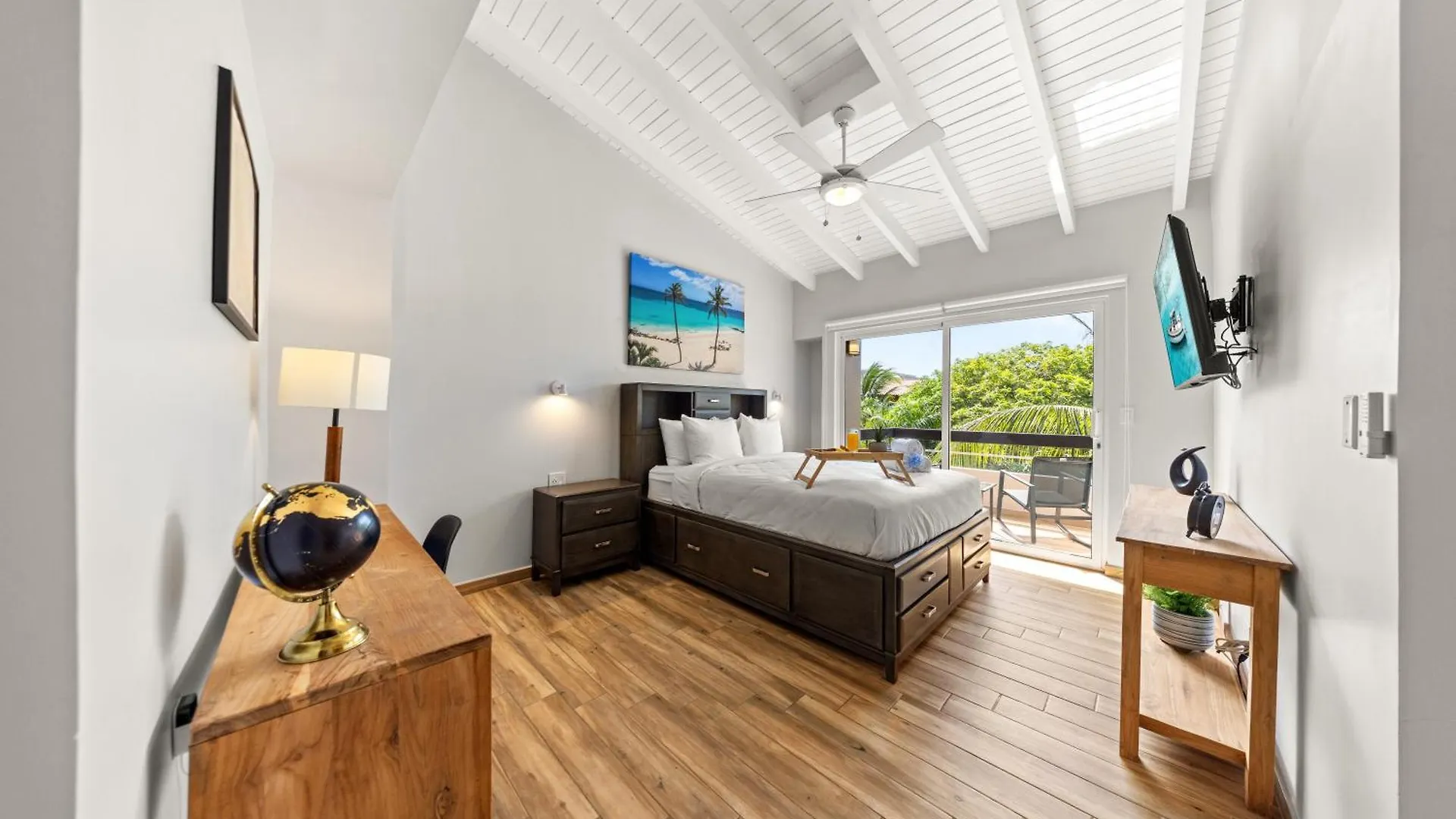 2 Min Walk To Eagle Beach W Pool, Gym & Spa