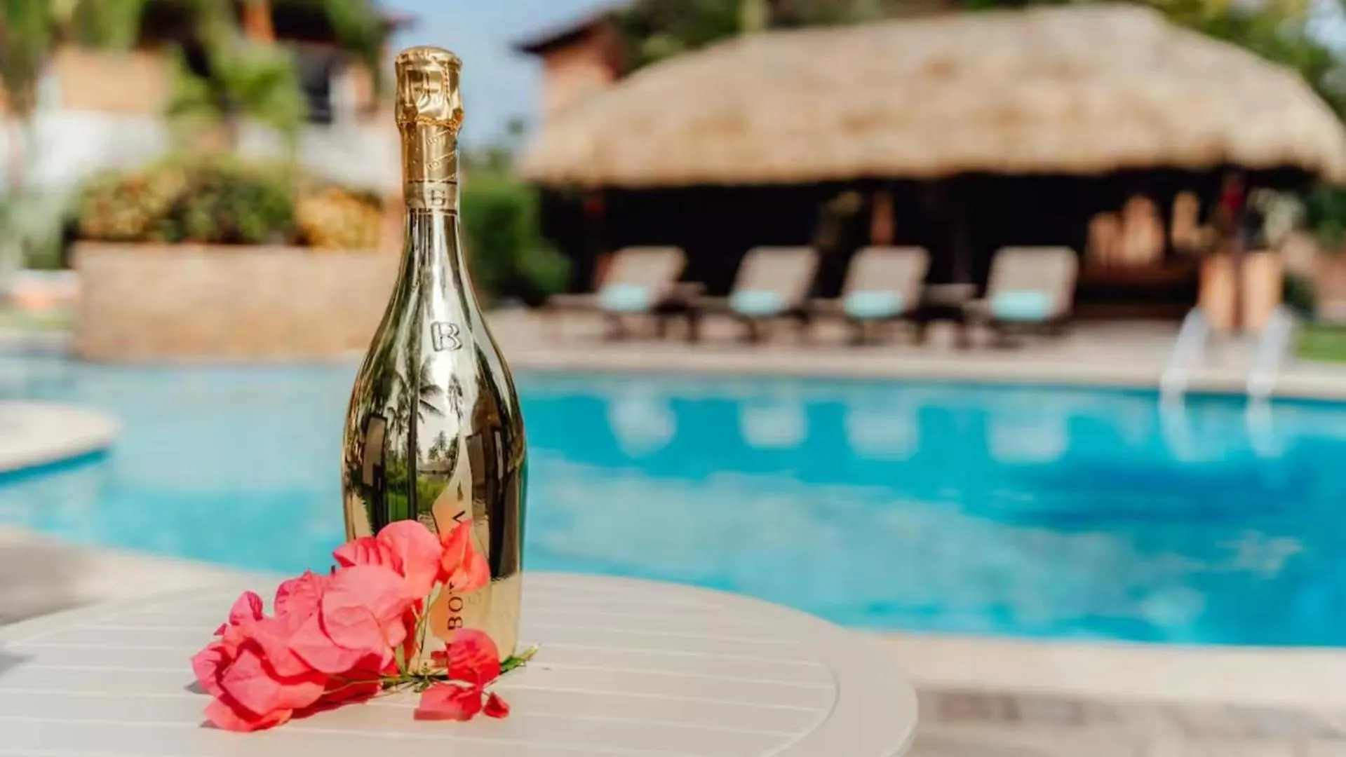 2 Min Walk To Eagle Beach W Pool, Gym & Spa 0*, Palm Beach Aruba