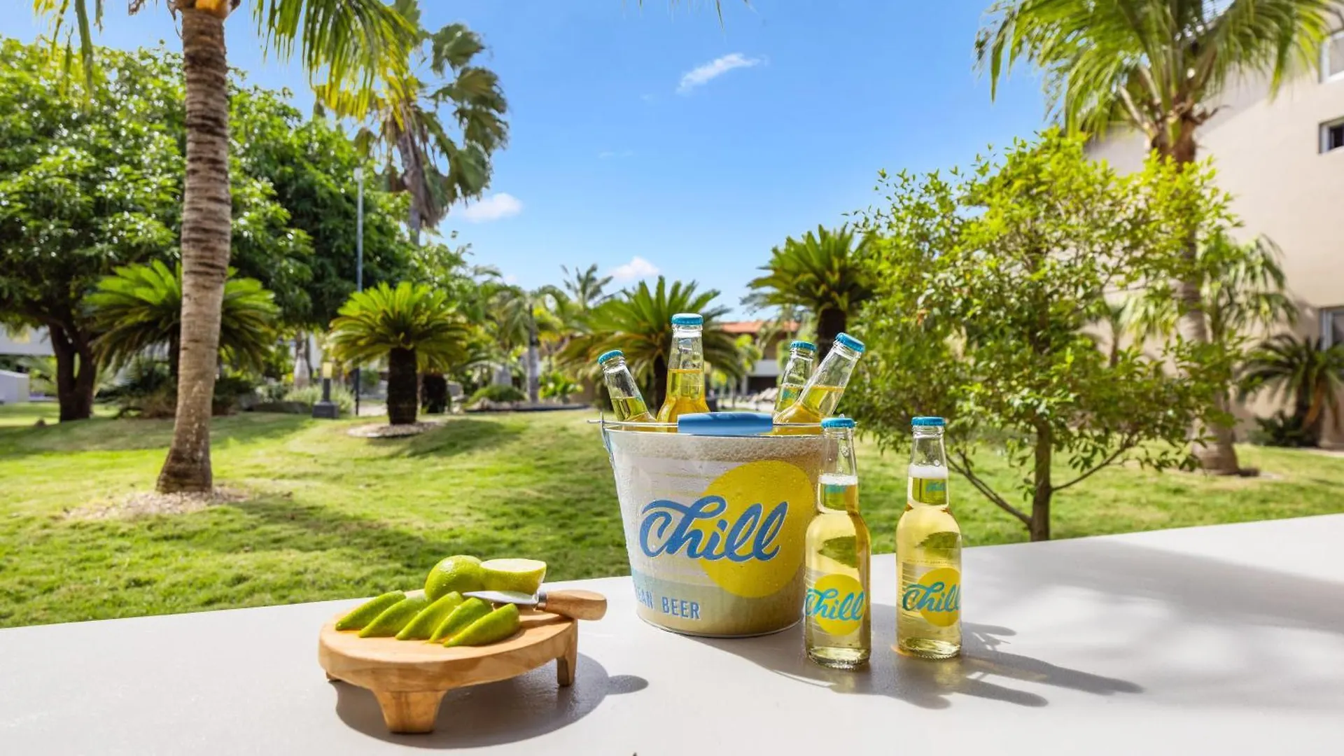2 Min Walk To Eagle Beach W Pool, Gym & Spa 0*, Palm Beach Aruba