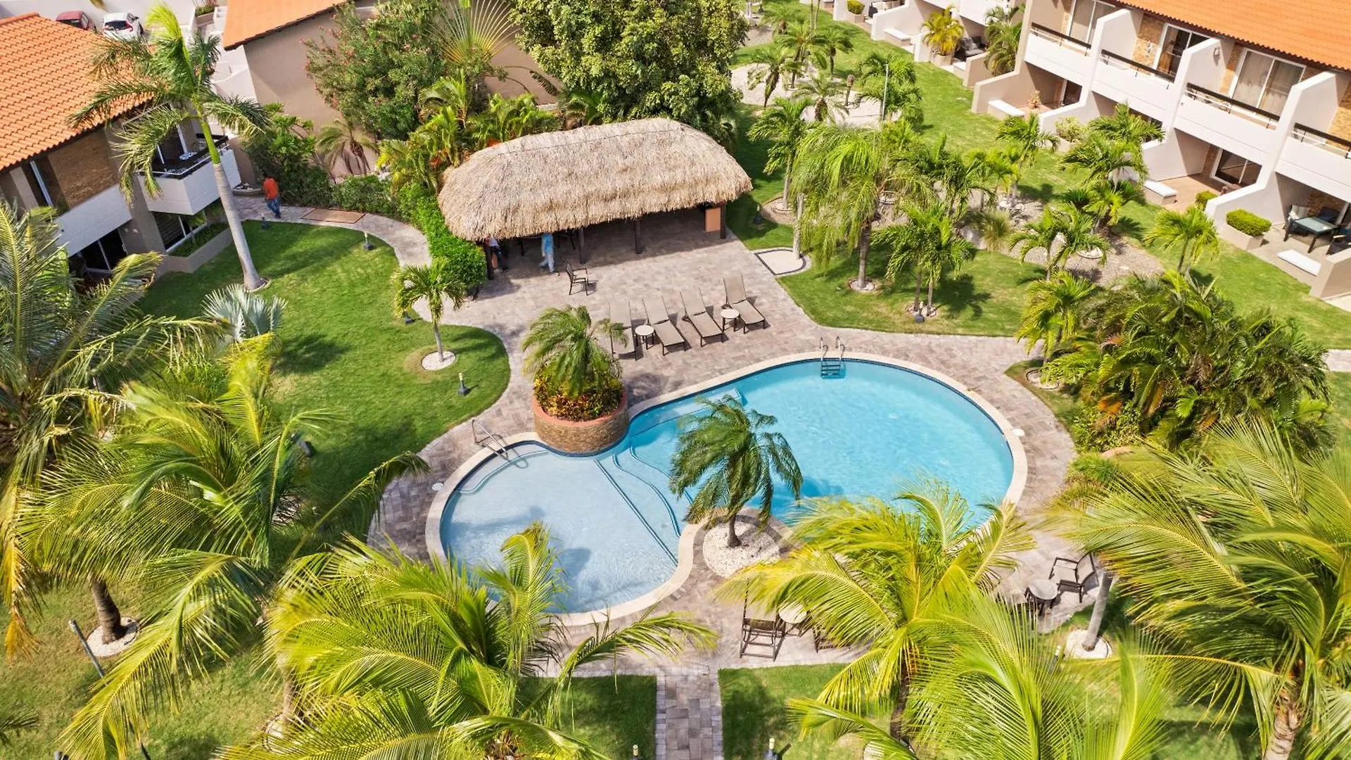 2 Min Walk To Eagle Beach W Pool, Gym & Spa 0*, Palm Beach