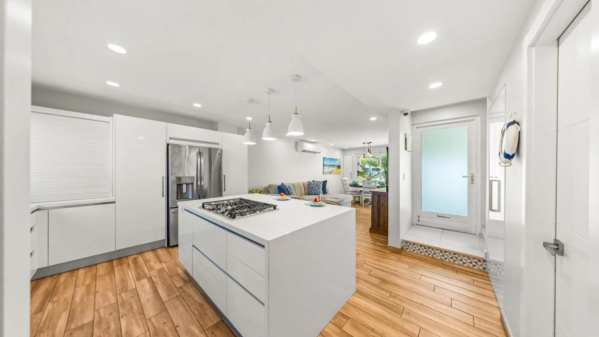 בית נופש פאלם ביץ' 2 Min Walk To Eagle Beach W Pool, Gym & Spa ארובה
