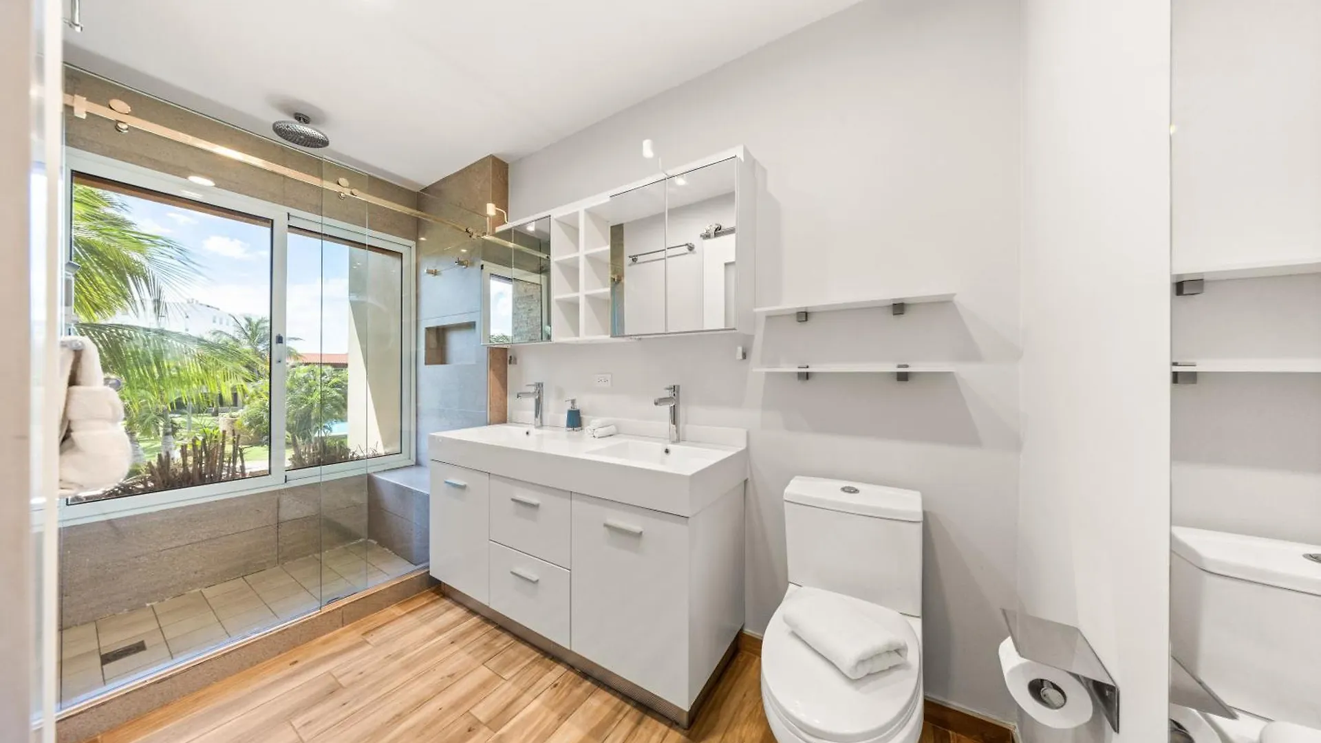2 Min Walk To Eagle Beach W Pool, Gym & Spa Palm Beach 0*,