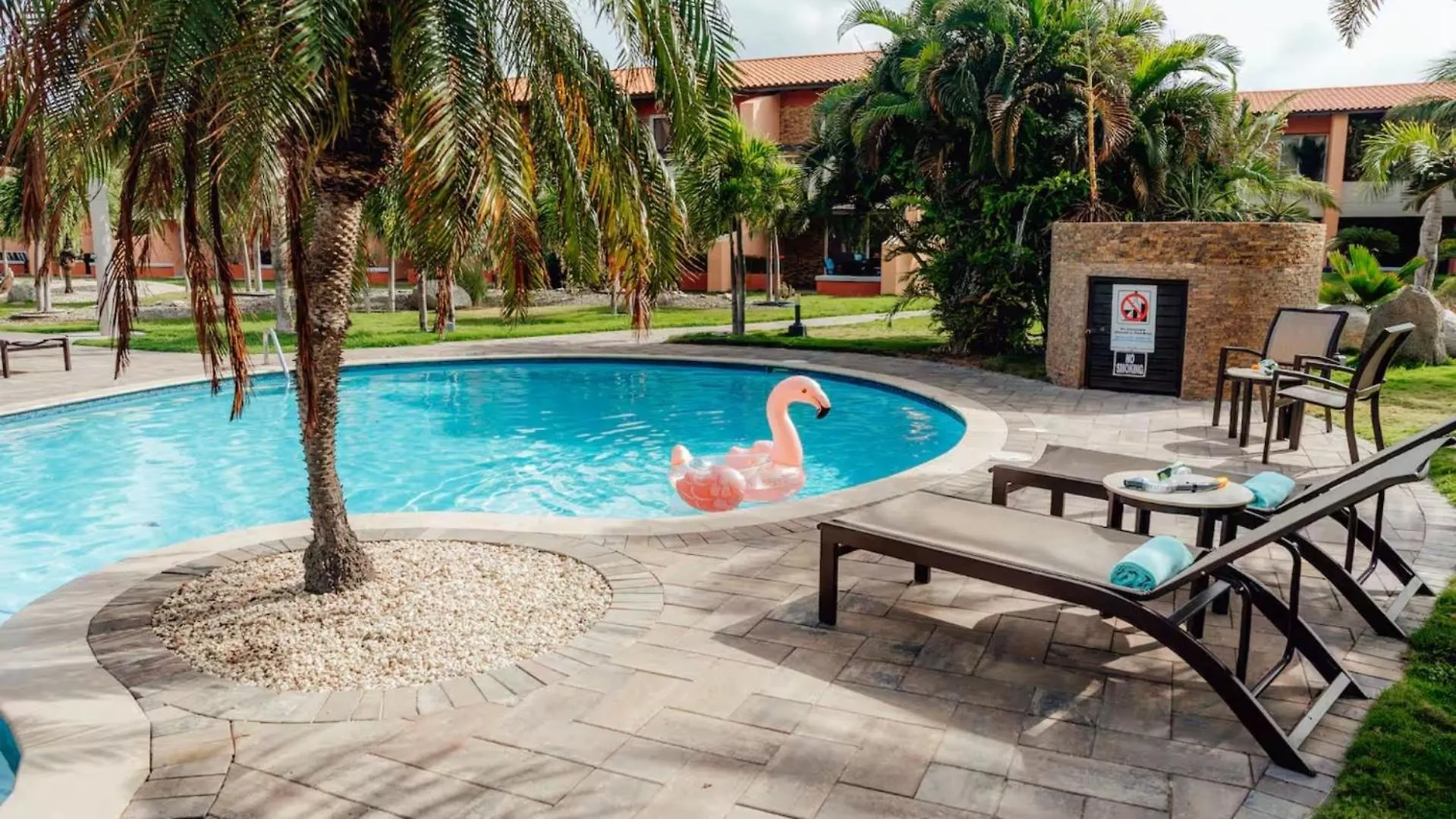 2 Min Walk To Eagle Beach W Pool, Gym & Spa Aruba